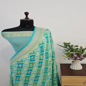 Sari Banarasi traditionnel en chiffon georgette de soie, teint à la brosse, avec broderie Waterzari, fait main, de luxe, indien - Product Image 1