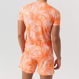 เสื้อยืดและกางเกงขาสั้นชุดเซ็ตผ้าโพลีเอสเตอร์พิมพ์ลายดิจิตอลแบบซับลิเมชั่นทั้งตัว คุณภาพสูง แห้งเร็ว สวมใส่สบายๆ ในฤดูร้อน แบบริงเกอร์ - Product Image 2