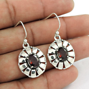 Boucles d'oreilles cadeau d'anniversaire en pierre précieuse de taille grenat Boucles d'oreilles en argent sterling 925 faites à la main Bijoux de mode Fournisseur en gros Fabricant - Product Image 1