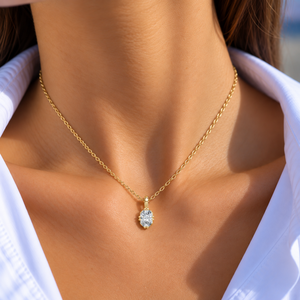 Pendentif solitaire à double griffe en or jaune 14K plaqué rhodium avec diamant de laboratoire taille ovale 0,50-2,00 carats DEF VVS certifié IGI - Product Image 2