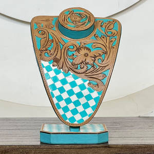 Présentoir à bijoux vintage en cuir, style western, gravé à la main, à motifs floraux et à carreaux, buste de présentation élégant pour colliers - Product Image 3