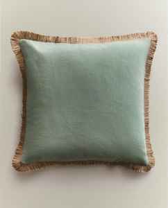 Housse de coussin décorative en coton rayé style nordique avec pompons et franges pour canapé, lit et fauteuil - Product Image 2