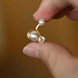 Pendientes de clip con doble perla, estilo minimalista de dos perforaciones, plata de ley 925, chapado en oro de 14 quilates - Product Image 3