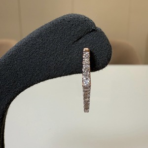 Boucles d'oreilles créoles minimalistes en or 14K avec diamant de laboratoire de 0,60 ct, design géométrique, 24 pierres, certifiées IGI, bijoux de mariée élégants - Product Image 6