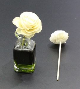 ดอกไม้โซล่าทำมือจากไม้ธรรมชาติหลากชนิดพร้อมก้านสีขาว ใช้สำหรับตกแต่งและกระจายกลิ่นหอม พร้อมเชือกฝ้ายสำหรับดิฟฟิวเซอร์ - Product Image 2