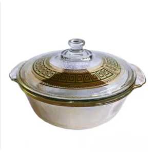 Casserole en verre transparent avec bordure à motif doré, couvercle en verre, poignées latérales, vaisselle - Product Image 1