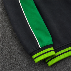 เสื้อฮู้ดบล็อกสีสำหรับผู้ชาย แขนเสื้อแบบแร็กแลน มีกระเป๋าจิงโจ้ - Product Image 4