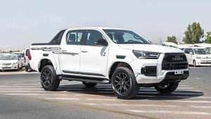 HILUX CONQUEST Double Cab Pickup Turbo Manuel, Conduite à Gauche, Sièges en Cuir, Pneus R21, Caméra Arrière - Bon État d'Occasion - Product Image 2
