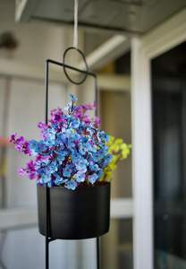 Suspension de pot de fleurs en métal pour décoration intérieure, balcon, fenêtre, salon, support de plantes, finition noire moderne, tendances minimalistes - Product Image 2