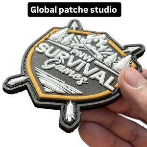 Badges personnalisés en PVC 3D en gros, badges classiques en caoutchouc souple avec logo, imperméables, à coudre, sérigraphiés, badges personnalisés - Product Image 2