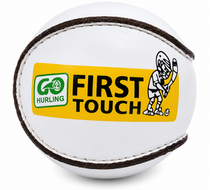 Ballon de hurling en cuir synthétique personnalisé First Touch pour l'entraînement des enfants et des jeunes |   Fabricant et fournisseur en gros OEM ODM - Product Image 2