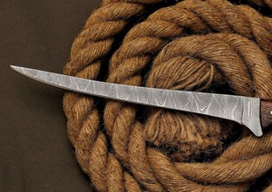 Cuchillo de Filetear Hecho a Mano de Acero de Damasco con Funda de Cuero, Hecho a Medida, Alta Dureza, Extra Afilado, Cuchillo de Pesca con Mango de Madera de Palisandro - Product Image 3
