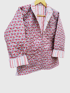 เสื้อแจ็คเก็ตผู้หญิงไซส์ใหญ่ ลายดอกไม้ แต่งผ้าแบบควิลท์ คอปกเว้าติดกระดุม แขนยาว สไตล์ลำลอง - Product Image 5