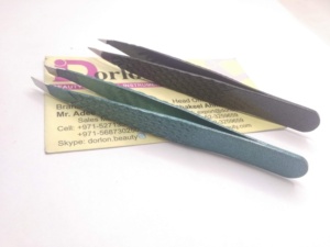 Pince à épiler sourcils de qualité supérieure en acier inoxydable, à pointe inclinée, pour l'épilation des poils incarnés et la beauté des sourcils - Product Image 3