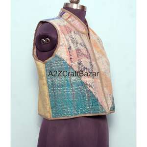 Chaqueta Acolchada 100% Algodón Hecha a Mano por A2ZCraftBazar, Estampado Floral Vintage, Botones Forrados, Mangas Medias, Transpirable, Multi-estación - Product Image 4