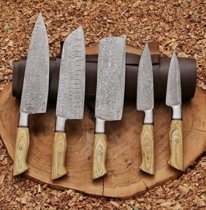 Juego de Cuchillos de Chef de Acero de Damasco Hechos a Mano, Premium, Personalizados, 5 Piezas, Ambidiestros, Acabado Satinado, Mangos de Madera, Funda de Cuero - Product Image 3