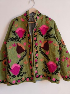 Veste décontractée pour femme grande taille en coton brodé floral bohème vert, col mandarin, manches longues, fermeture éclair - Product Image 2