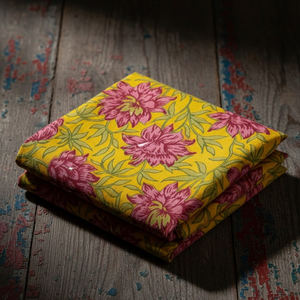 Tela de Algodón Estampada de Alta Calidad, Duradera, Suave y Transpirable, Estilo Étnico, para Uso en Ropa en Todas las Estaciones - Product Image 3