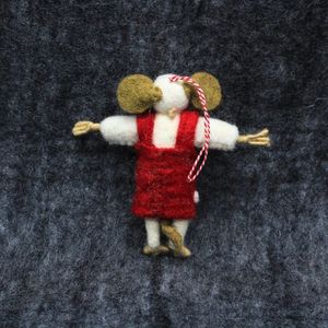 Ratón de Fieltro, Adorno Navideño, Vestido Rojo con Puntos Blancos Bordados, Juguete Suave de 0-10 cm, Unisex - Product Image 4
