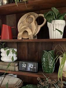 Support de présentation personnalisé pour planche à découper en bois, planche de service rustique pour la cuisine, décoration d'intérieur, design moderne du milieu du siècle - Product Image 2