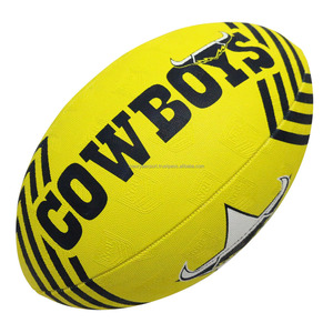 Ballon de rugby personnalisé entièrement cousu à la main avec prise durable et vessie pour un usage professionnel - Product Image 1