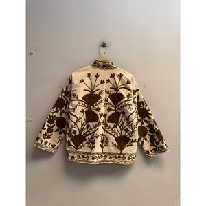 Veste en velours pour femmes en gros, veste brodée à la main avec des motifs floraux, doublure en coton, style hippie, manteau d'hiver pour femmes - Product Image 1