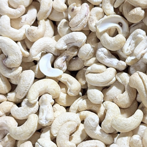 Nueces de Anacardo Crudas Congeladas SANTIGO de Binh Phuoc, Vietnam, Grados W180 W240 W320, 2 Años de Vida Útil, Comestibles, Venta al Por Mayor - Product Image 1