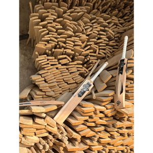 Batte de cricket en saule anglais de qualité supérieure CP Sports Black Edition – Professionnelle, durable, pour balles dures, bords épais, prise équilibrée - Product Image 3