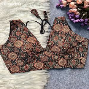 Blouse en coton Ajrakh à col en V, imprimé galaxie, style moderne, élégante et attrayante, fabriquée en Inde. - Product Image 1