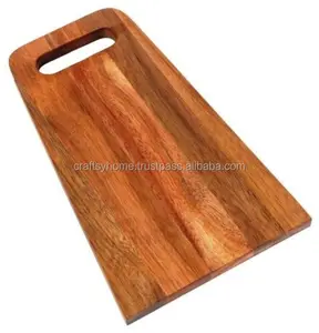 Planche à découper artisanale en bois massif, écorce et grain de bois, écologique, compatible lave-vaisselle, best-seller indien de Craftsy Home - Product Image 1