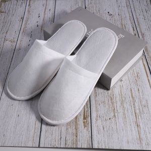 Kit <span class=keywords><strong>d</strong></span>'accessoires de toilette écologiques personnalisés 5 étoiles, pantoufles jetables biodégradables, articles de toilette pour les hôtels - Product Image 4