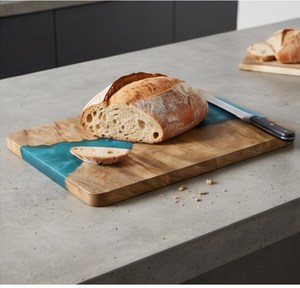 Modern Waves - Tabla de Madera con Resina Azul, Tabla Multiusos Ideal para Exhibición en Mesa de Cocina y Uso Diario en la Cocina - Product Image 5