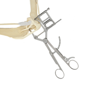 Pinzas para Reposiционar Huesos que Permiten un Ajuste Preciso de los Fragmentos Óseos Durante Cirugía Ortopédica con Control Firme y Confiable - Product Image 1