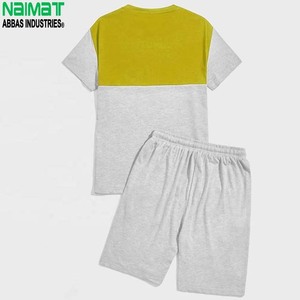 NAIMAT เสื้อยืดออกกำลังกายผู้ชายแบบถักสีตัดต่อสีเทาเหลืองคอกลมแขนสั้นเสื้อเชิ้ตแขนสั้นกางเกงขาสั้นมีเชือกผูกระบายอากาศได้ดีสำหรับฤดูร้อน - Product Image 3