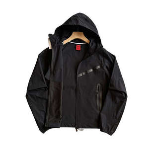 Ensemble veste et short zippé de haute qualité avec logo personnalisé, veste coupe-vent et ensemble short - Product Image 3