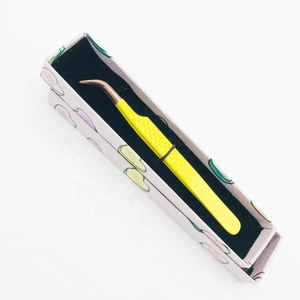 Pince à épiler pour extensions de cils en acier inoxydable, couleur jaune, durable, légère et écologique - Product Image 4