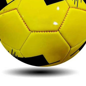 Ballon de football thermocollé classique de haute qualité, haute rétention d'air, taille et poids officiels, logo personnalisé pour les matchs de club et l'entraînement - Product Image 2