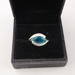 Anillo de Plata de Ley 925 con Apatita Azul de Diseño, Corte Marquesa, Joyería Recubierta para Uso Unisex, Bodas, Aniversarios y Fiestas - Product Image 1