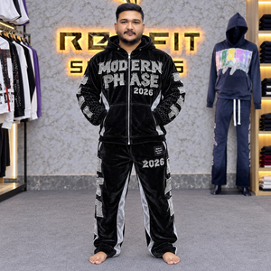 Ensemble de survêtement unisexe personnalisé en velours avec sweat à capuche zippé et pantalon de jogging décontracté, panneaux appliqués, étiquette personnalisée, survêtement doux, fournisseurs de vêtements OEM. - Product Image 1