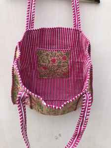 Sac fourre-tout matelassé en coton imprimé floral fait main, vert, imprimé au tampon, écologique, sac à bandoulière pour l'été, l'automne et le printemps - Product Image 4