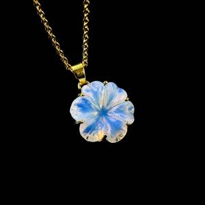 จี้รูปดอกไม้อпалไลท์ธรรมชาติ สร้อยคอพลอยแกะสลักด้วยมือ สำหรับผู้หญิง ของขวัญวันเกิด เครื่องประดับแฟชั่น ขายส่ง - Product Image 4