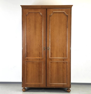 Armoire de rangement en bois massif de manguier, style double porte, finition antique naturelle, pour la maison, le salon, la chambre à coucher - Product Image 1