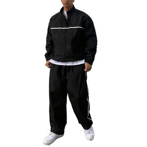 ผู้ผลิตชุดกีฬากลางแจ้งแบบมีซิป แจ็คเก็ตและกางเกงไนลอนกันลมแบบต่อผ้า ชุดวอร์ม - Product Image 1