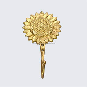 Ganchos de pared de latón resistente diseñados para uso residencial y comercial a largo plazo con construcción de montaje en pared duradera y de calidad. - Product Image 4