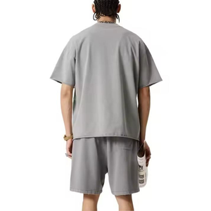 Ensemble de survêtement vintage streetwear d'été deux pièces unisexe 100 % coton délavé à l'acide, ensemble personnalisé t-shirt et short pour homme - Product Image 3