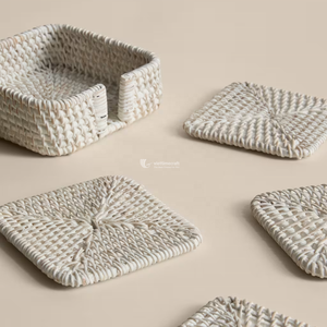 Ensemble de dessous-de-verre carrés en rotin blanc avec support de rangement, tapis à boissons tissés écologiques pour table basse et décoration de table - Product Image 3