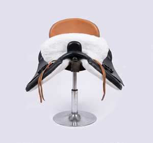 Silla de Doma Inglesa Española de Cuero con Acolchado de Piel de Oveja y Estructura de Fibra de Vidrio, Talla 16 Pulgadas para Montar a Caballo - Product Image 2