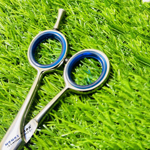 Ciseaux à cheveux professionnels en gros, ciseaux droits en acier japonais personnalisés, design ergonomique pour salon de coiffure, barbier, styliste - Product Image 5