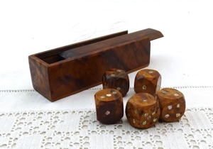 Jeu de dés en bois de haute qualité et ensemble de jeux de société traditionnels avec boîte de rangement pour enfants et adultes, objet de collection décoratif - Product Image 3