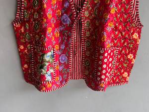 Chaleco Acolchado de Algodón con Estampado Floral Rojo para Mujer, Sin Mangas, Cuello en V, Bolsillos de Parche, Chaqueta Reversible, Estilo Primavera, REGALO PARA ELLA - Product Image 5